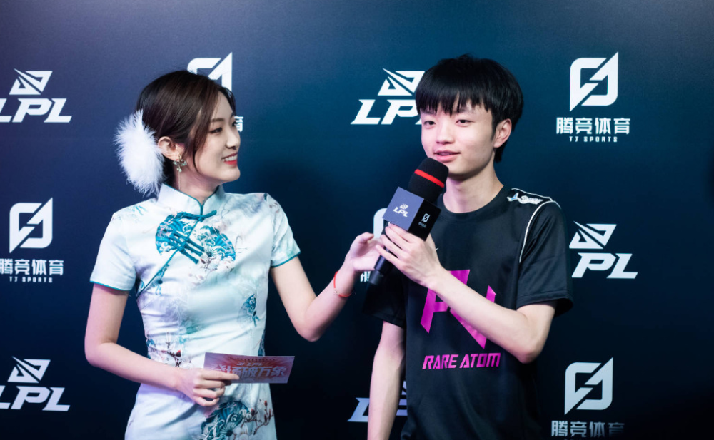 眼神中始终 眼神中始终